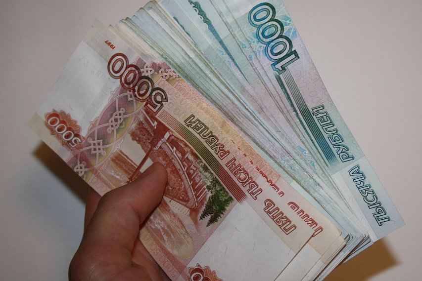 Губкинская управляющая компания заплатит 338 тысяч рублей за затопленную квартиру