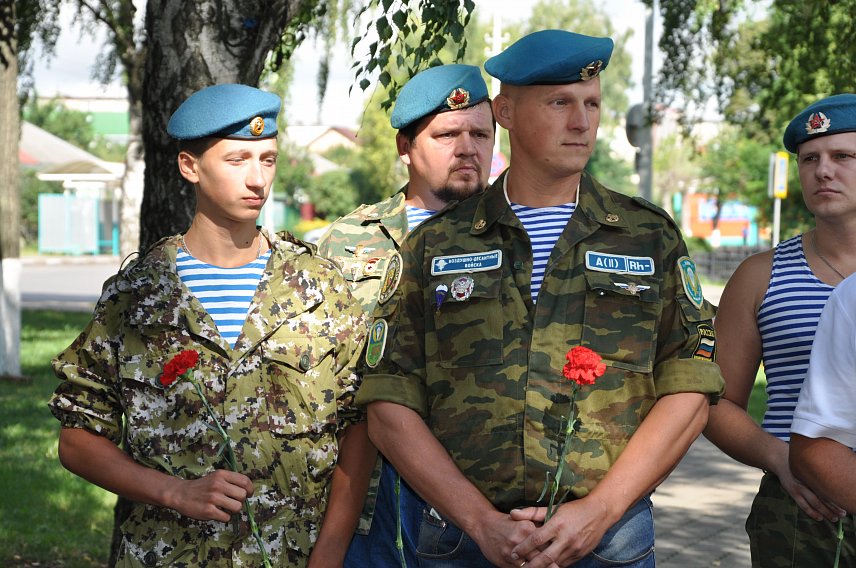 Юбилей «крылатой пехоты»: десантники Губкина отпраздновали День ВДВ