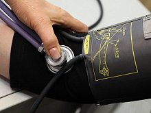 Постоянная усталость и тяга к сладкому вовсе не безобидны: врач предупредила о скрытой угрозе