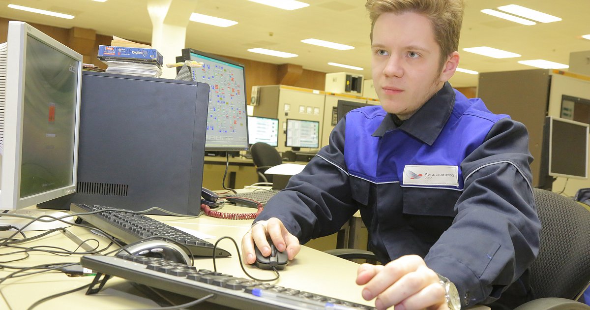 Инженер программирование. Backend team. Разработчик айтишник. Разработчик плис. Код человека.