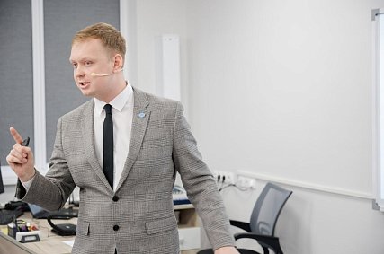 Игорь Гребёнкин из Губкина оказался в числе лучших учителей Белгородской области и получил премию