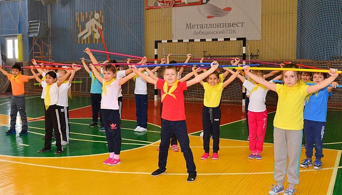 Первоклассники Губкина приняли участие в массовой зарядке