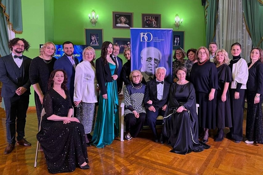 Четверых губкинских актёров отметили региональными наградами