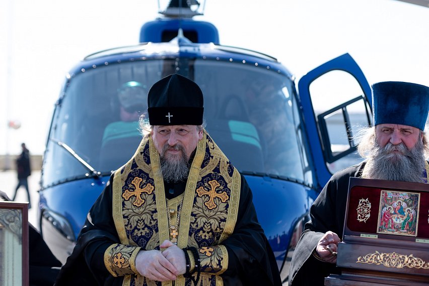 Митрополит Иоанн совершил воздушный крестных ход над Белгородской областью