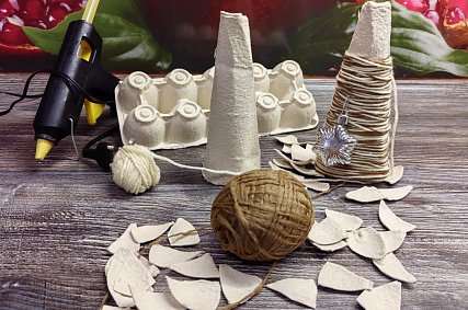 Ёлка своими руками: 10 оригинальных поделок для дома, школы и офиса