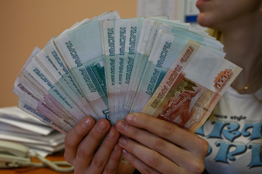 У губкинских пенсионеров украли полмиллиона рублей и украшения