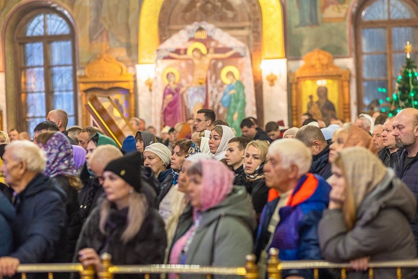 Губкинцев поздравили с Рождеством 