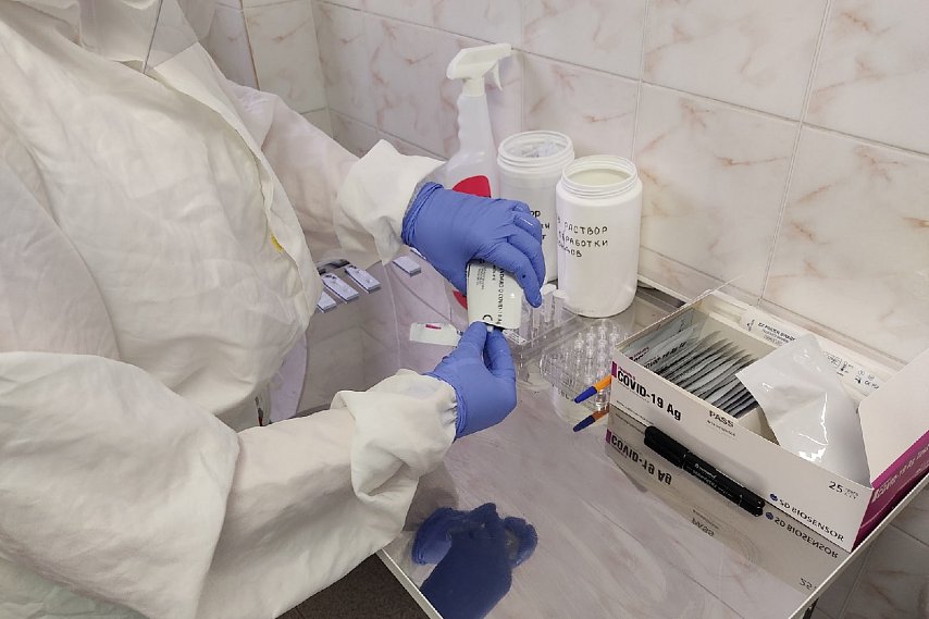 Роспотребнадзор отменил двукратный тест на коронавирус для прибывающих из-за границы 