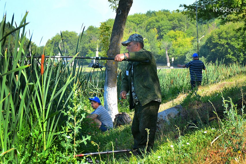 Фоторепортаж с соревнований по рыбалке в Губкине