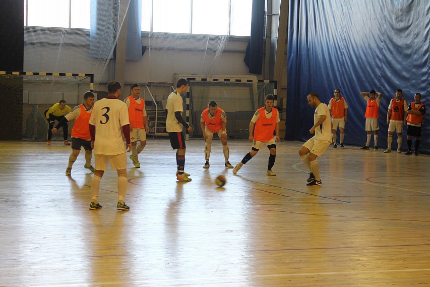 Губкинцы сыграли в мини-футбол на Кубок движения «Спорт для всех»