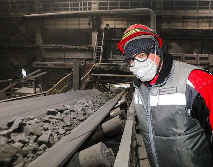 Почему машиниста конвейера Андрея Бельских в коллективе кличут моряком