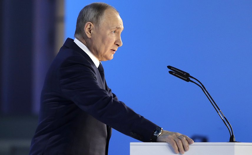 Владимир Путин объявил о выплате семьям со школьниками по 10 тысяч рублей на ребенка