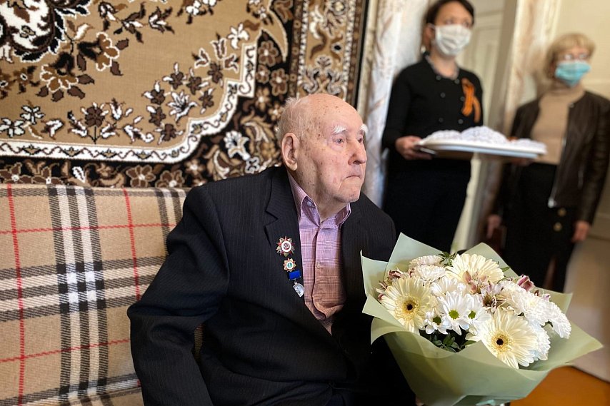 Ветеран из Губкина отметил 100-летний юбилей